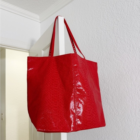 Vtg Saks Fifth Avenue red faux snake large tote bag - Picture 2 of 7